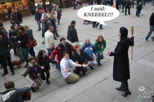 loki_cosplay_in_the_real_stuttgart_07___kneel__by_stephanie_dono-d5plswn
